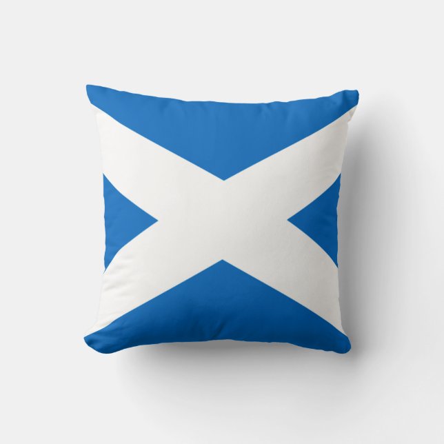 Scotland Bold Flag Graphic Throw Pillow (Front)