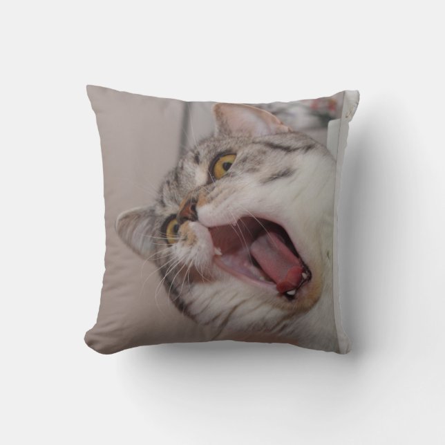 Screaming British Shorthair Throw Pillow (Front)