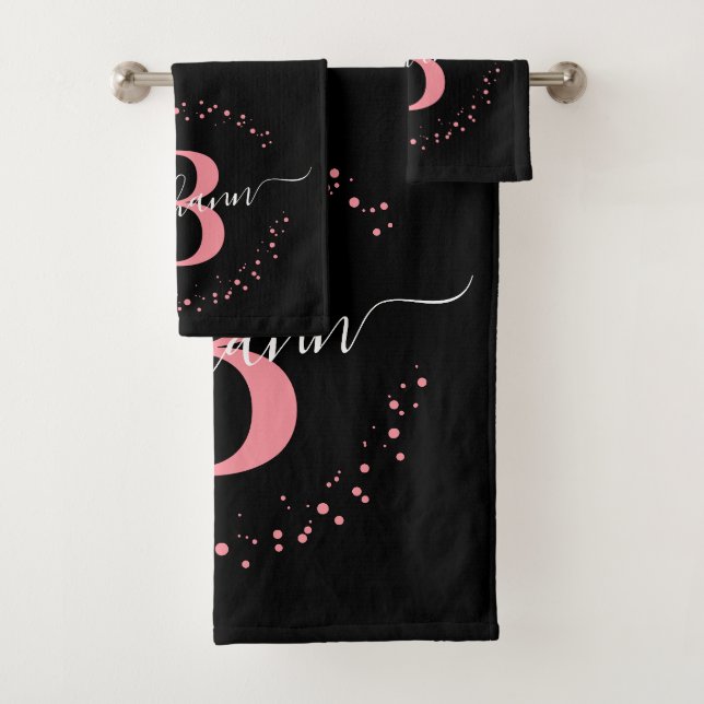 Script moderne Girly rose noir Nom Monogramme (En situation)