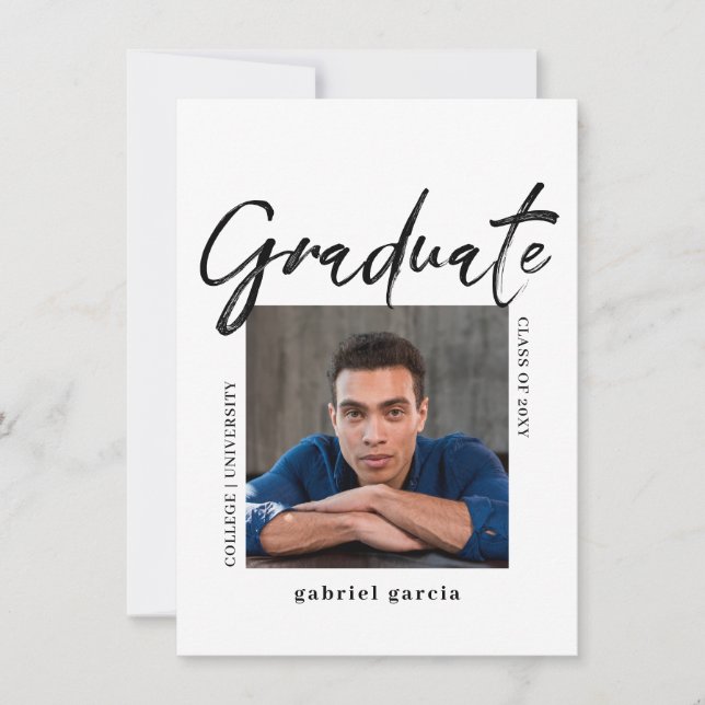 Script photo minimal Graduate Party Invitation (Devant)