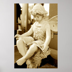 Sculpture d'une fée Lire une affiche de livre