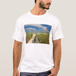 Sea oats Uniola paniculata) growing by beach, T-Shirt