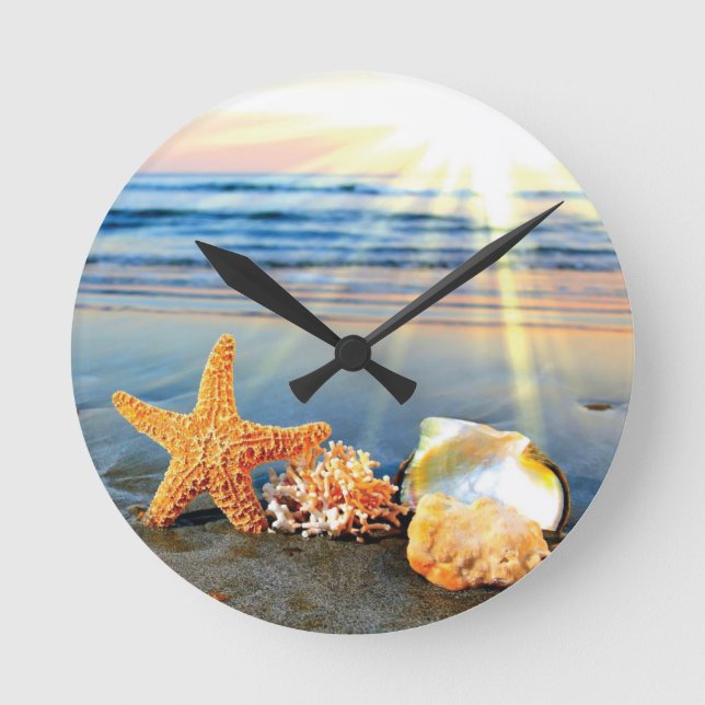 Sea shells and starfish on beach round clock (Front)