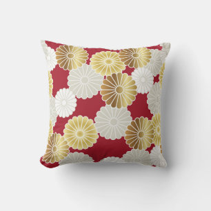 Seamless chrysanthemum pattern in the Japanese tra Throw Pillow