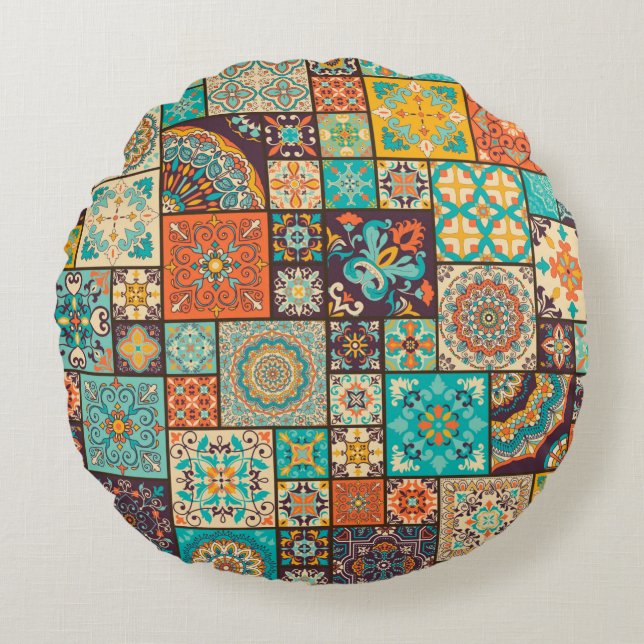 Seamless colourful patchwork tile with Islam, Arab Round Pillow (Front)