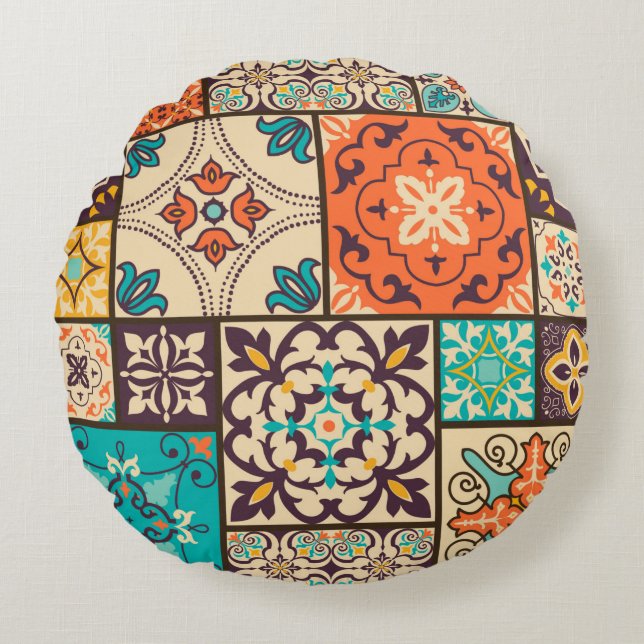 Seamless colourful patchwork tile with Islam, Arab Round Pillow (Front)