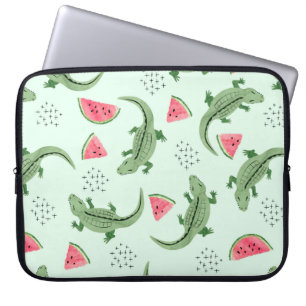 Seamless crocodile pattern with watermelon slices. laptop sleeve
