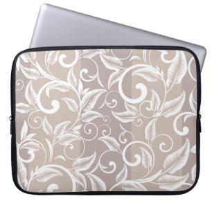 Seamless damask pattern. Vintage ornament. pattern Laptop Sleeve