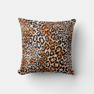 Seamless leopard pattern, hand drawing animal prin throw pillow