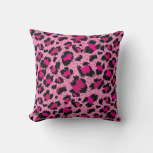 Seamless luxury pink leopard pattern. throw pillow
