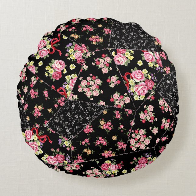Seamless patchwork of pretty floral design round pillow (Front)