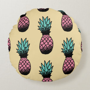 Seamless pattern of cute hand drawn pineapple round pillow