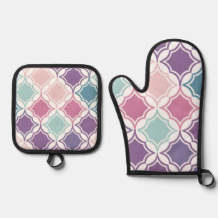 Seamless pattern of pastel colored geometric shape oven mitt & pot holder set