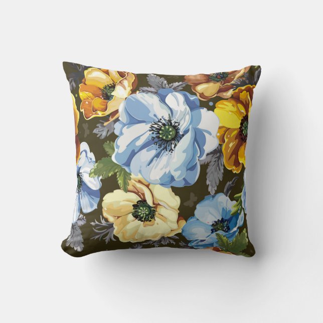 Seamless pattern with beautiful bouquet blossoming throw pillow (Front)