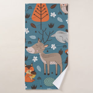Seamless pattern with forest animals on blue backg bath towel