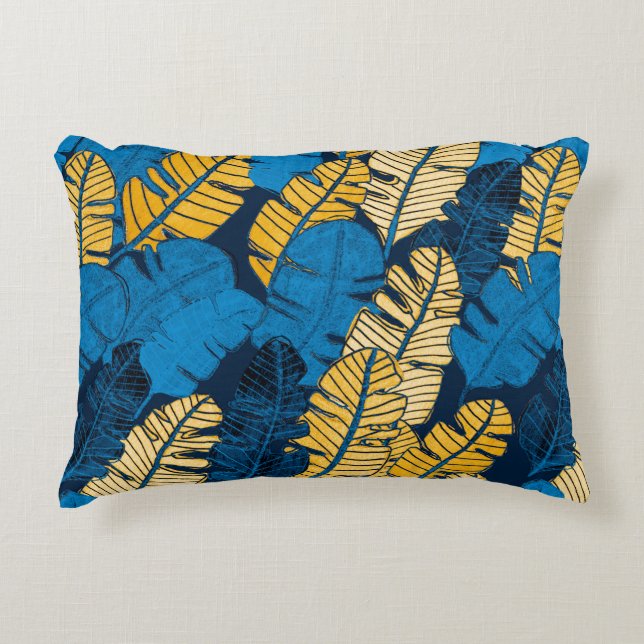 Seamless pattern with hand drawn tropical leaves.  accent pillow (Front)