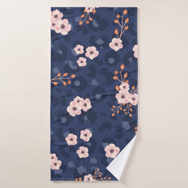 Seamless pattern with leopard skin and pink small  bath towel (Bath Towel)
