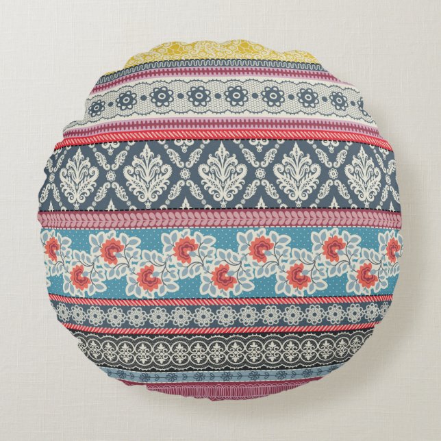 Seamless pattern with patchwork tiles. round pillow (Front)
