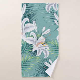 Seamless pattern with tropical leaves and royal wh bath towel