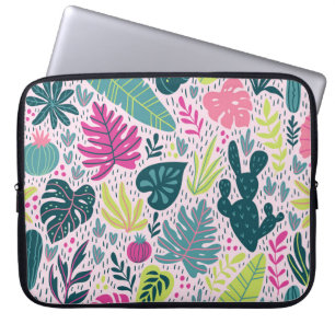 Seamless pattern with wild tropical rainforest. Tr Laptop Sleeve