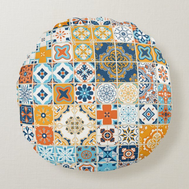 Seamless pattern with with Portuguese tiles. illus Round Pillow (Front)