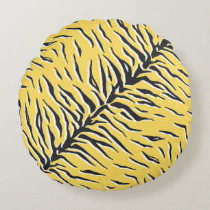 Seamless vintage black and yellow tiger pattern. S Round Pillow