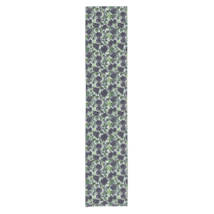Seamless watercolor pattern with dark roses short table runner