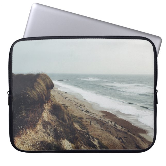 SEASIDE DURING DAYTIME LAPTOP SLEEVE (Front)
