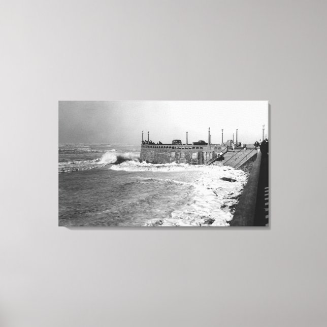 Seaside, Oregon Sou Wester Wave and Turnaround Canvas Print (Front)