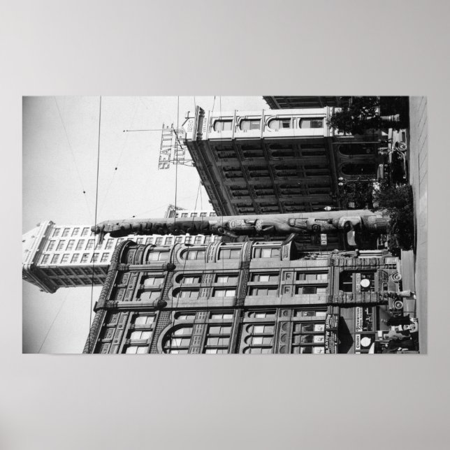 Seattle, WAIndian Totem Pole at Pioneer Square Poster (Front)