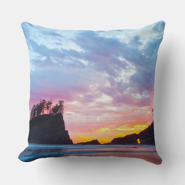 Second Beach at sunset, Washington Throw Pillow (Front)