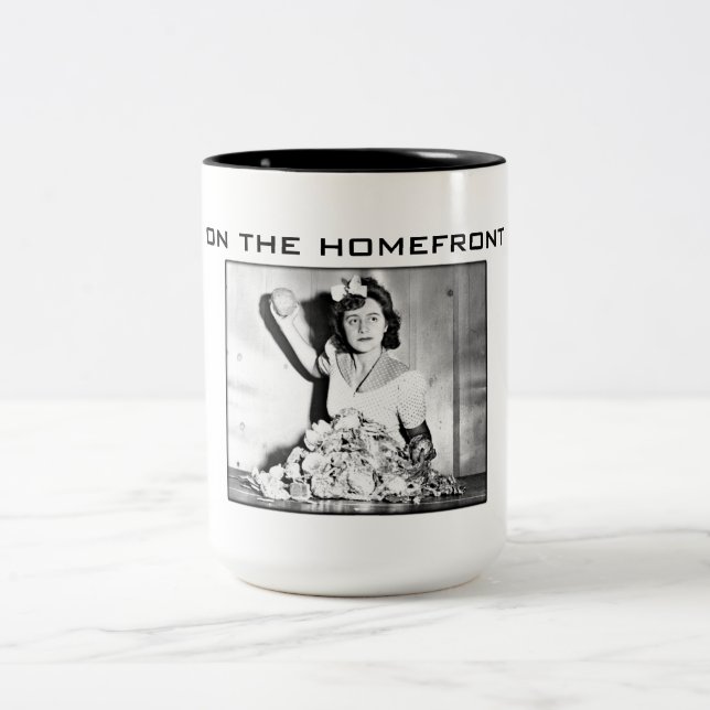 Seconde Guerre mondiale - Sur le front de la tasse (Centre)