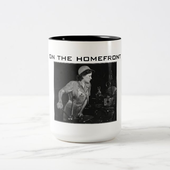 Seconde Guerre mondiale - Sur le front de la tasse (Centre)