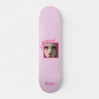Séjournez sur un skateboard Cool rose personnalisé