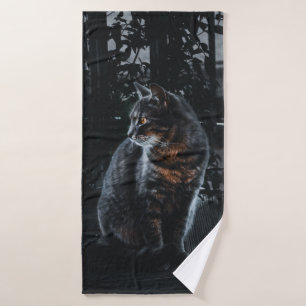SELECTIVE FOCUS OF SILVER TABBY CAT BATH TOWEL