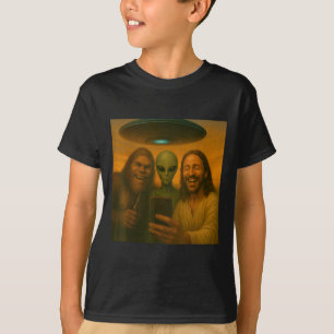 Selfie Bigfoot Jesus Alien - Cryptid Funny Sasquas T-Shirt