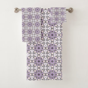Serviette à motif géométrique violet et noir