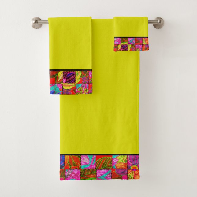 Serviette de bain à fleurs à damiers de Bohême (En situation)