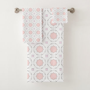 Serviette de bain décorative rose à motif géométri