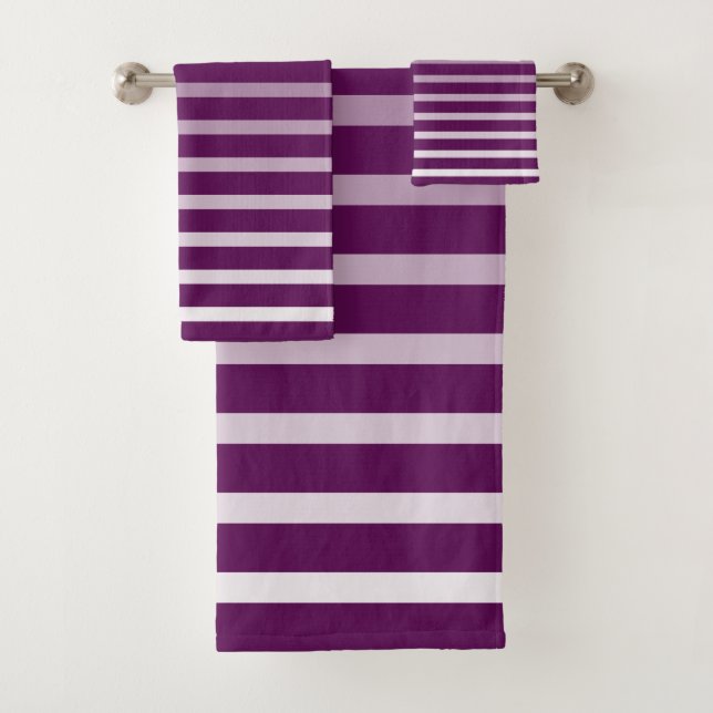 Serviette de bain élégante rayée prune - Prune (En situation)