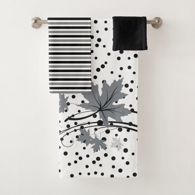 Serviette de bain feuille en érable gris, noir (En situation)