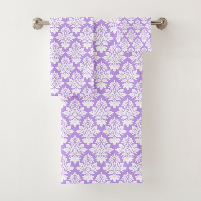 Serviette de bain lavande et blanc Damas (En situation)