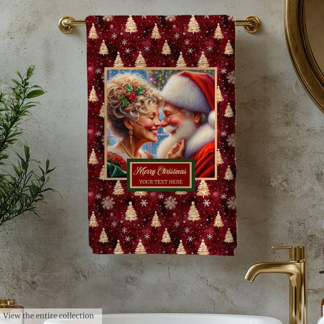 Serviette de bain moderne M. et Mme Claus (Modern Mr. and Mrs. Claus Holiday Bath Towel)
