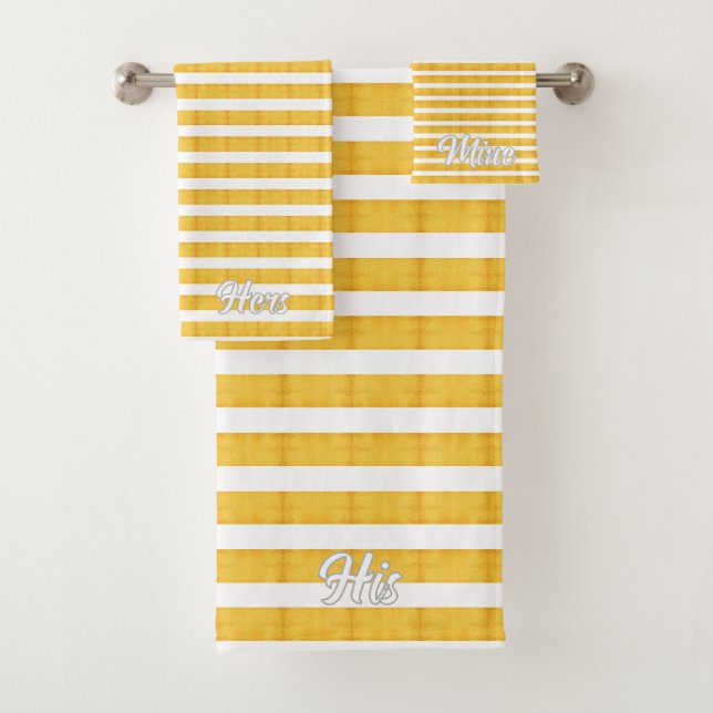 Serviette de bain personnalisée rayée pêche à elle (En situation)