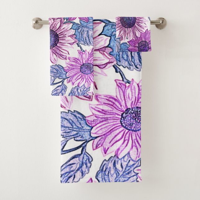 Serviette de bain violet et bleu Floral (En situation)