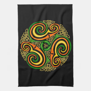serviette de cuisine en spirales celtiques