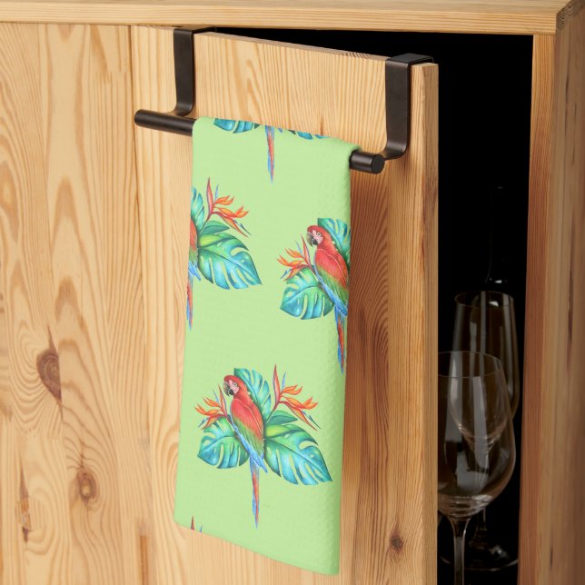 Serviette de cuisine verte à la macaw tropicale (Pliage en tiers)