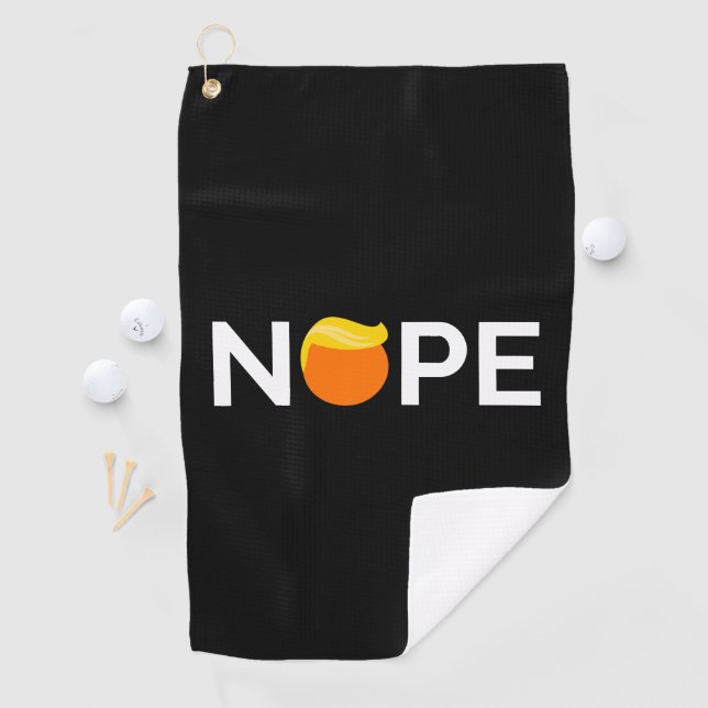 Serviette De Golf Anti-Trump - Nope Edition (En situation)