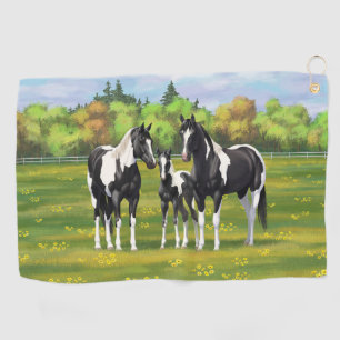 Serviette De Golf Chevaux De Peinture De Pinto Noir En Pâturage Été