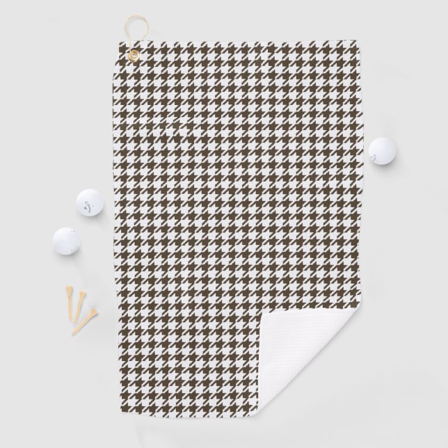 Serviette De Golf Houndstooth de Brown Combination par Shirley Taylo (En situation)